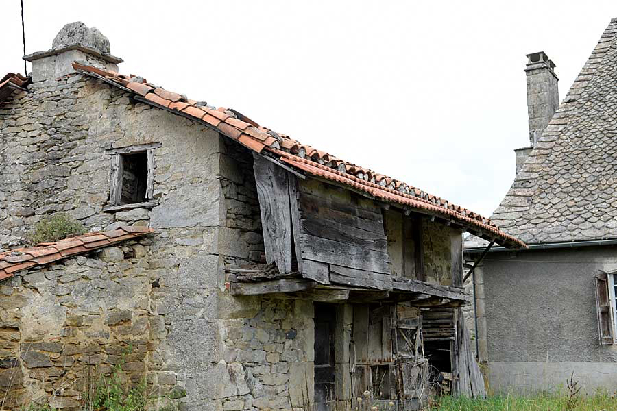 Sammy-boffen-met-oud-huis.jpg