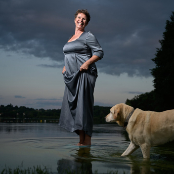 Wim vrouw en haar hond.jpg