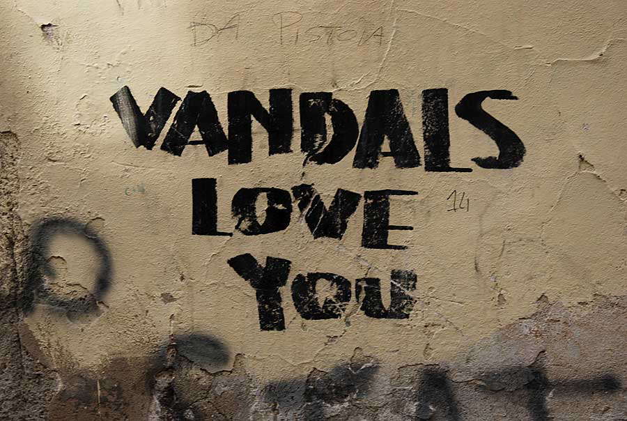 Janna-vandals-love-you.jpg