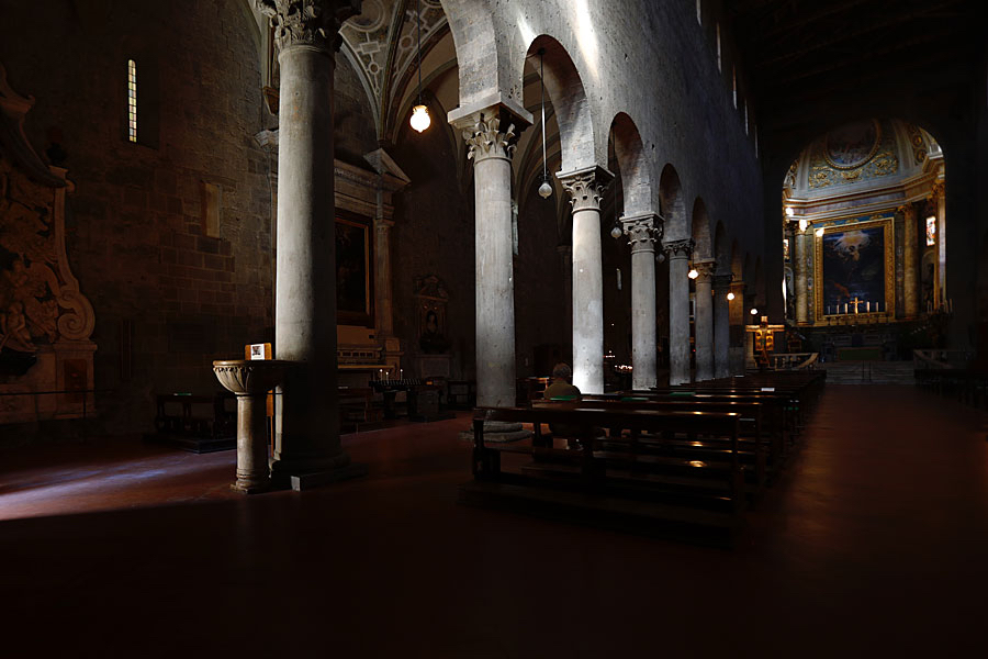 Rudy-test-zijn-camera-in-een-kerk.jpg