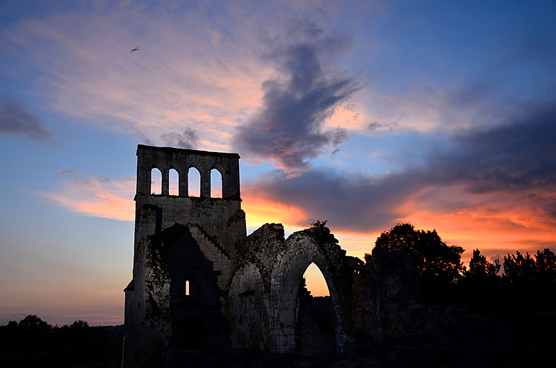 Roelien-kerkje-ruine.jpg